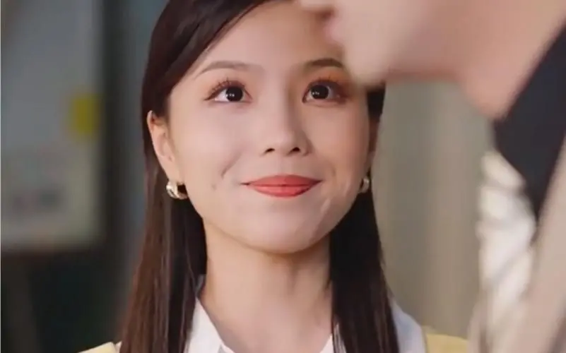 《恶魔总裁的偏执宠爱》：禁忌之恋的深渊，占有欲与守护的极乐